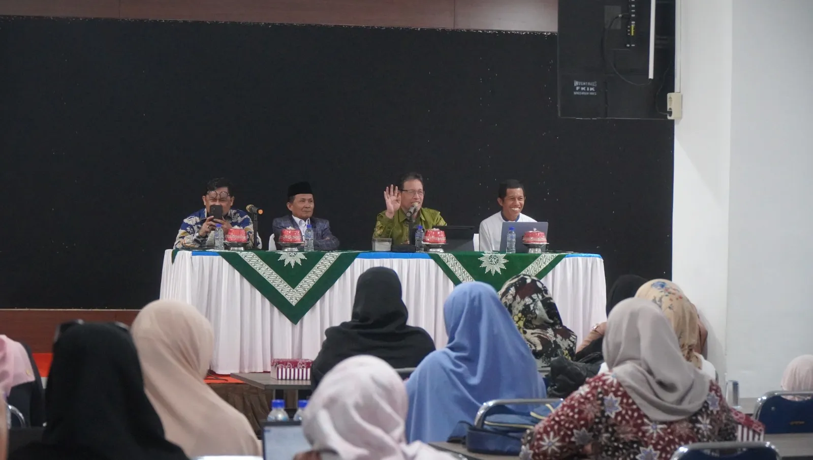 Rektor Unismuh Dorong Dosen Muda Kuasai Bahasa Asing untuk Daya Saing Global