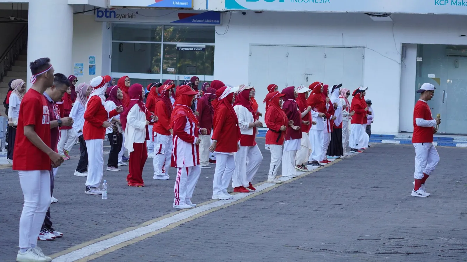 Meriahkan HUT Proklamasi, Dosen dan Karyawan Unismuh Rayakan dengan Senam dan Lomba Seru