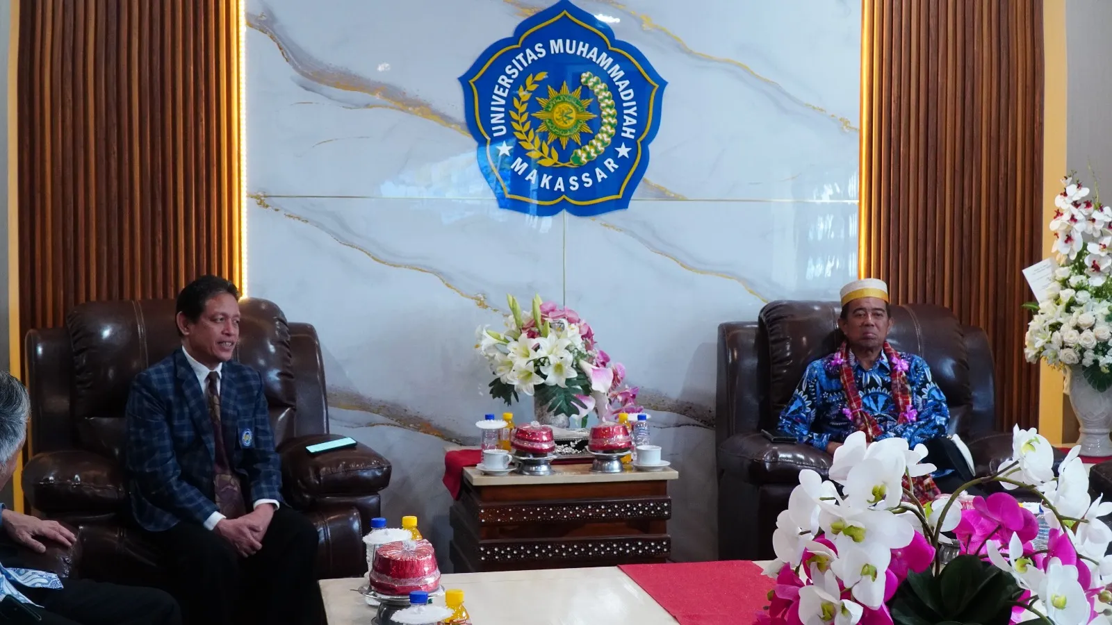 Unismuh Makassar Sambut Asesor LAMDIK untuk Asesmen Lapangan Program S3 Pendidikan